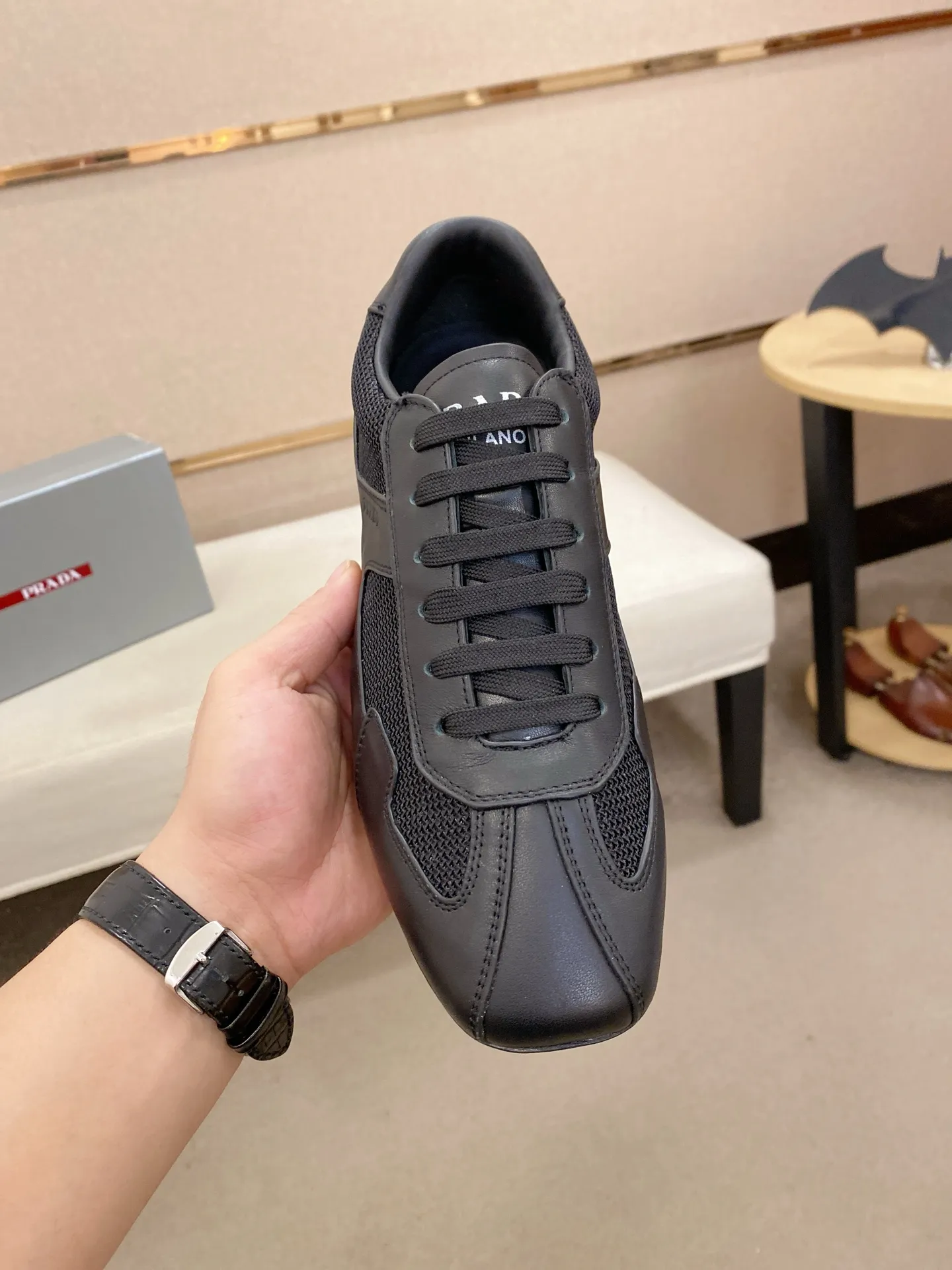 Men's shoes 💰 480💰 ✔️✔️✔️Top high version High-quality new PRADA (Prada) counters are launched at the same time. The new men's shoes and 😘fabrics are purely handmade in Niujing. Lining: Full cowhide lining. 👍🏿High-end☄️Open-molded non-slip rubber outsole, exquisite lines, simple and elegant, comfortable and high-end for leisure travel. Code number: 38-44. Can be customized45